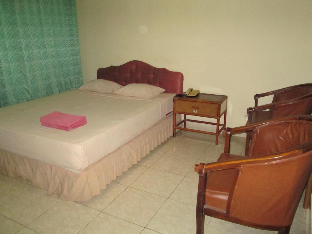 Hotel Istana Makassar Værelse billede