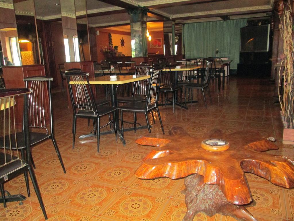 Hotel Istana Makassar Eksteriør billede