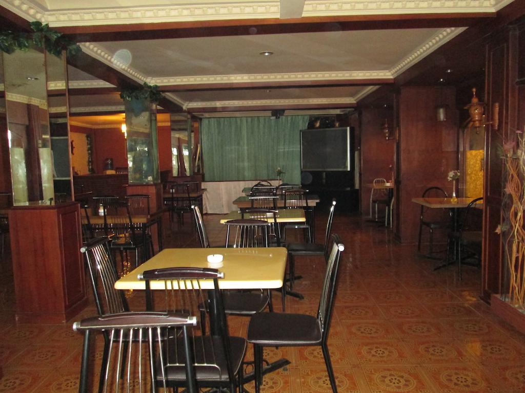 Hotel Istana Makassar Eksteriør billede