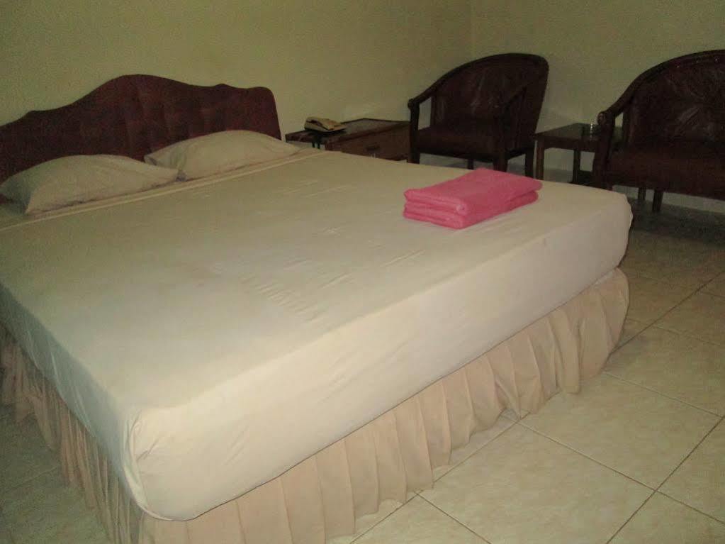 Hotel Istana Makassar Eksteriør billede